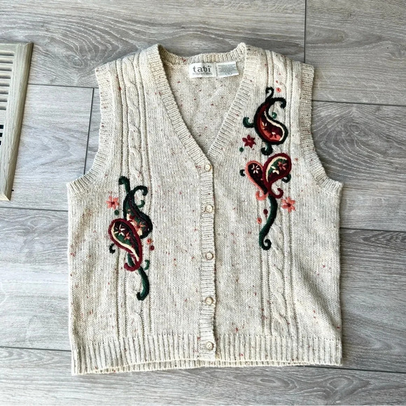 Vintage  Tabi International Wool Blend Paisley Embroidery Sweater Vest - Picture 4 of 14